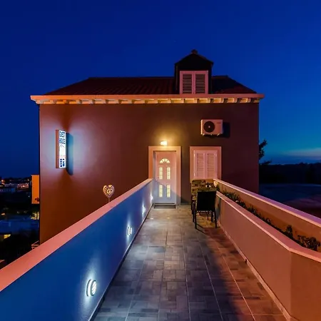 Nikolina - Double With Balcony And Sea View 아파트