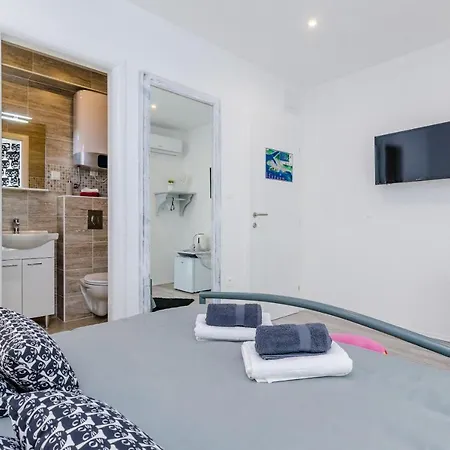 Nikolina - Double With Balcony And Sea View *