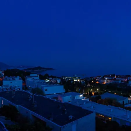 Nikolina - Double With Balcony And Sea View Ντουμπρόβνικ